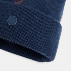 قبعة من التريكو مطرزة برسمة...